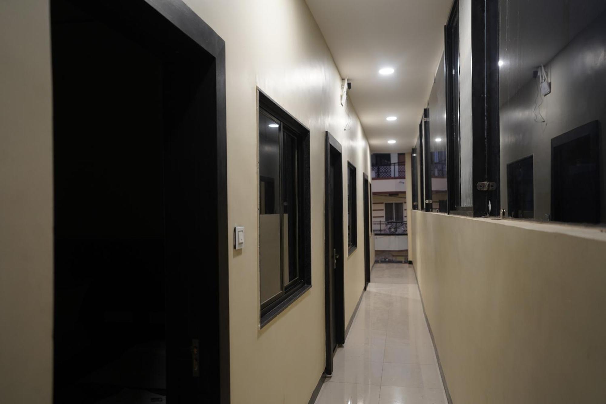 Hotel Dev Kripa Ujjain Dış mekan fotoğraf