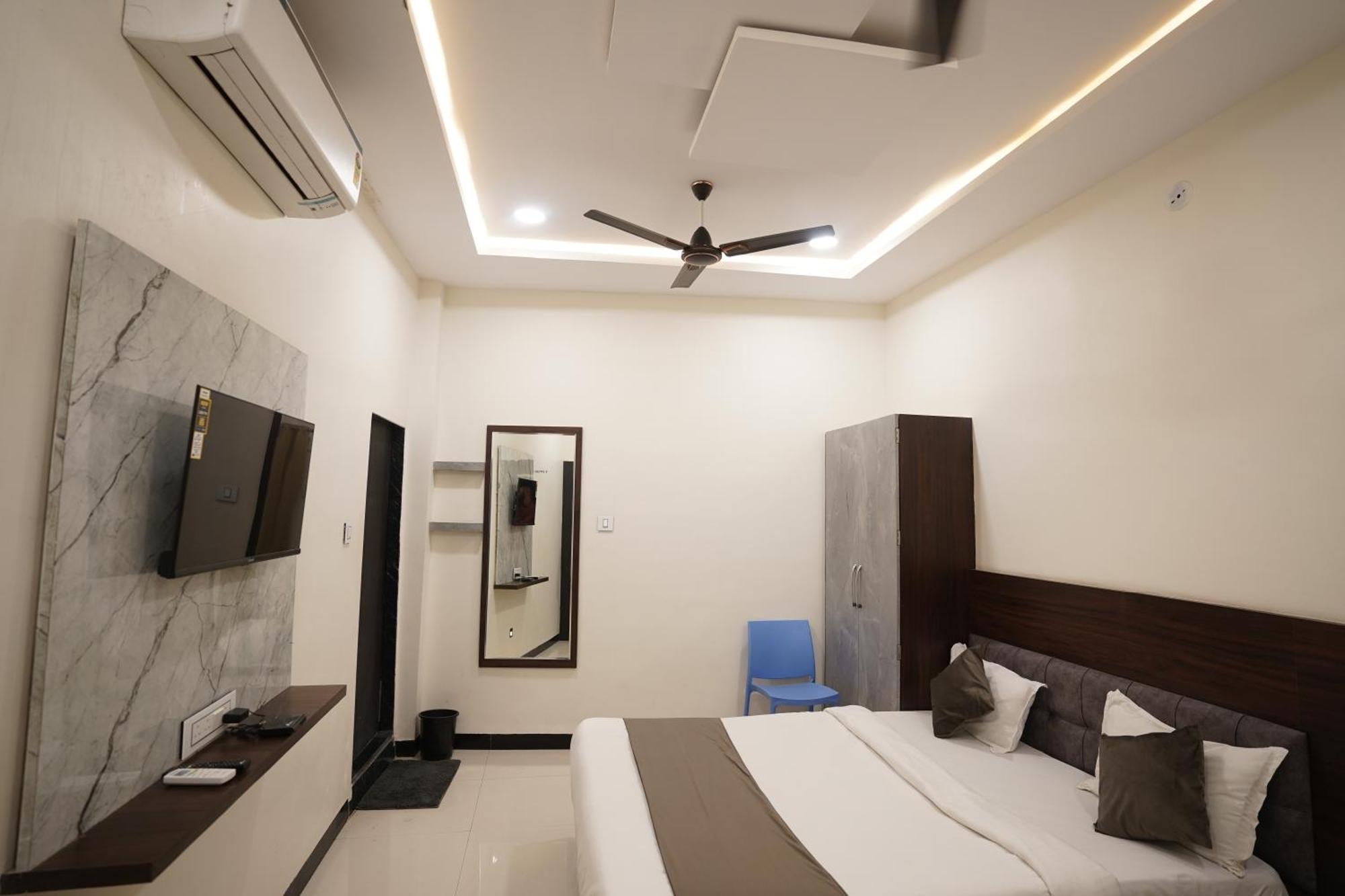Hotel Dev Kripa Ujjain Dış mekan fotoğraf