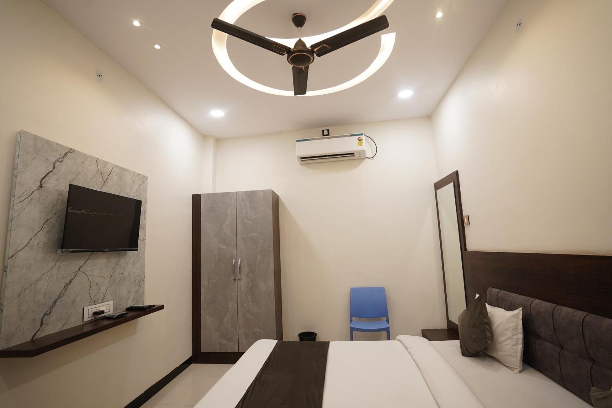 Hotel Dev Kripa Ujjain Dış mekan fotoğraf