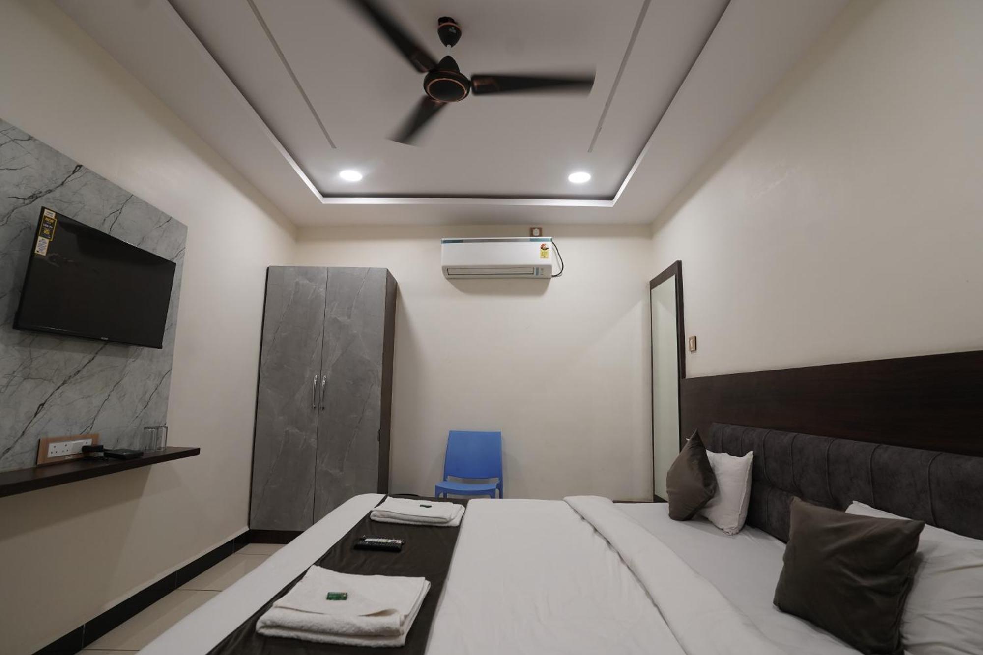 Hotel Dev Kripa Ujjain Dış mekan fotoğraf